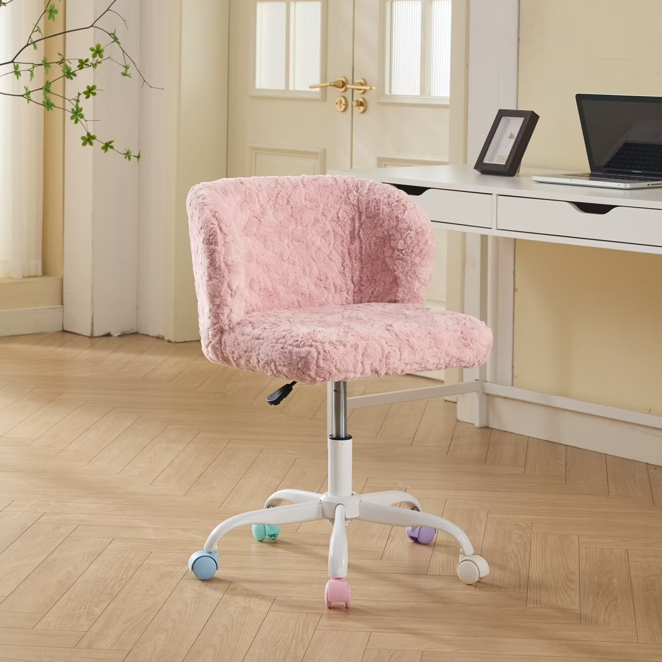 Furniture Office Chair, Artificial Rabbit Hair Makeup Vanity Chair Chair, 360 Comfy Swivel Armchair with Wheels, Modern Height Adjustable Cute Vanity Chair for Living Room Small Spaces Pink