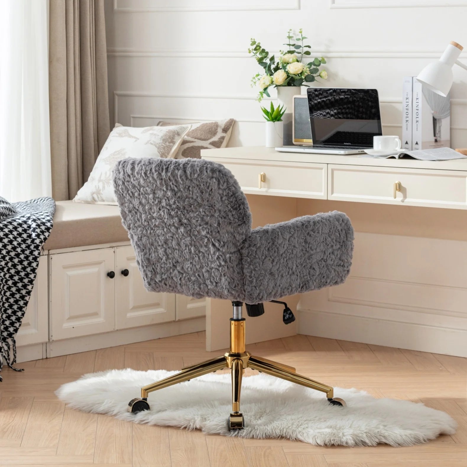 Furniture Office Chair, Artificial Rabbit Hair Makeup Vanity Chair Chair, 360 Comfy Swivel Armchair with Wheels, Modern Height Adjustable Cute Vanity Chair for Living Room Small Spaces Pink