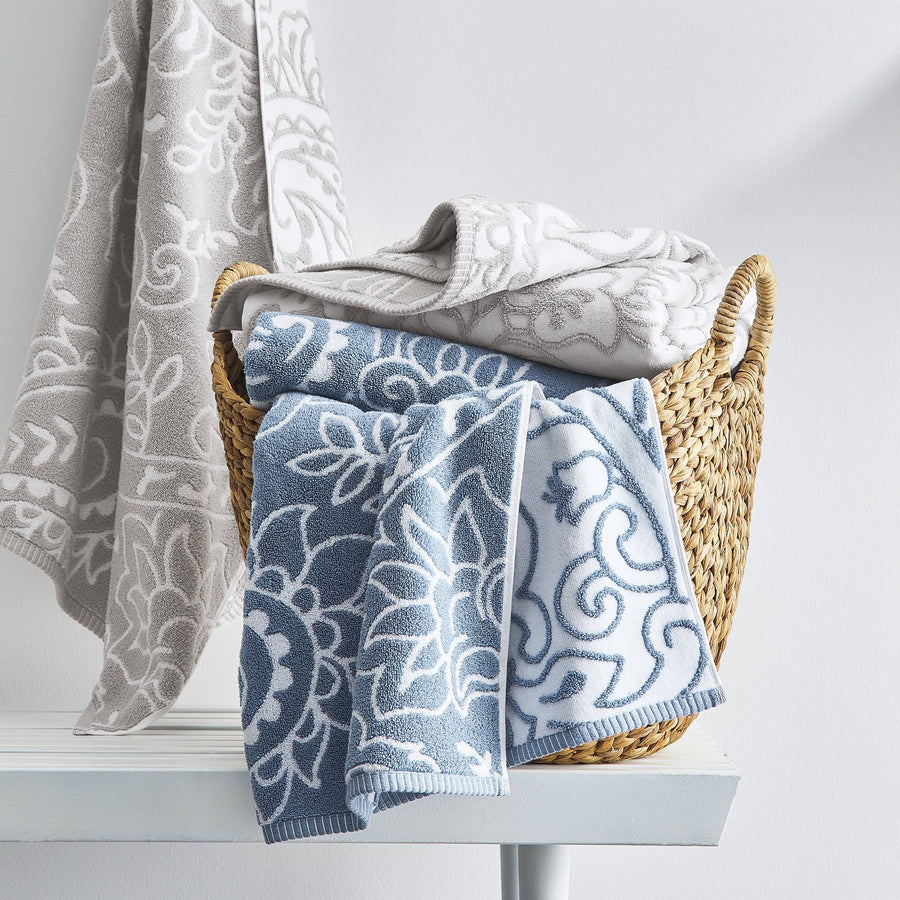 Better Homes & Gardens Sheared Paisley Bath Towel, Soft Silver, Gray