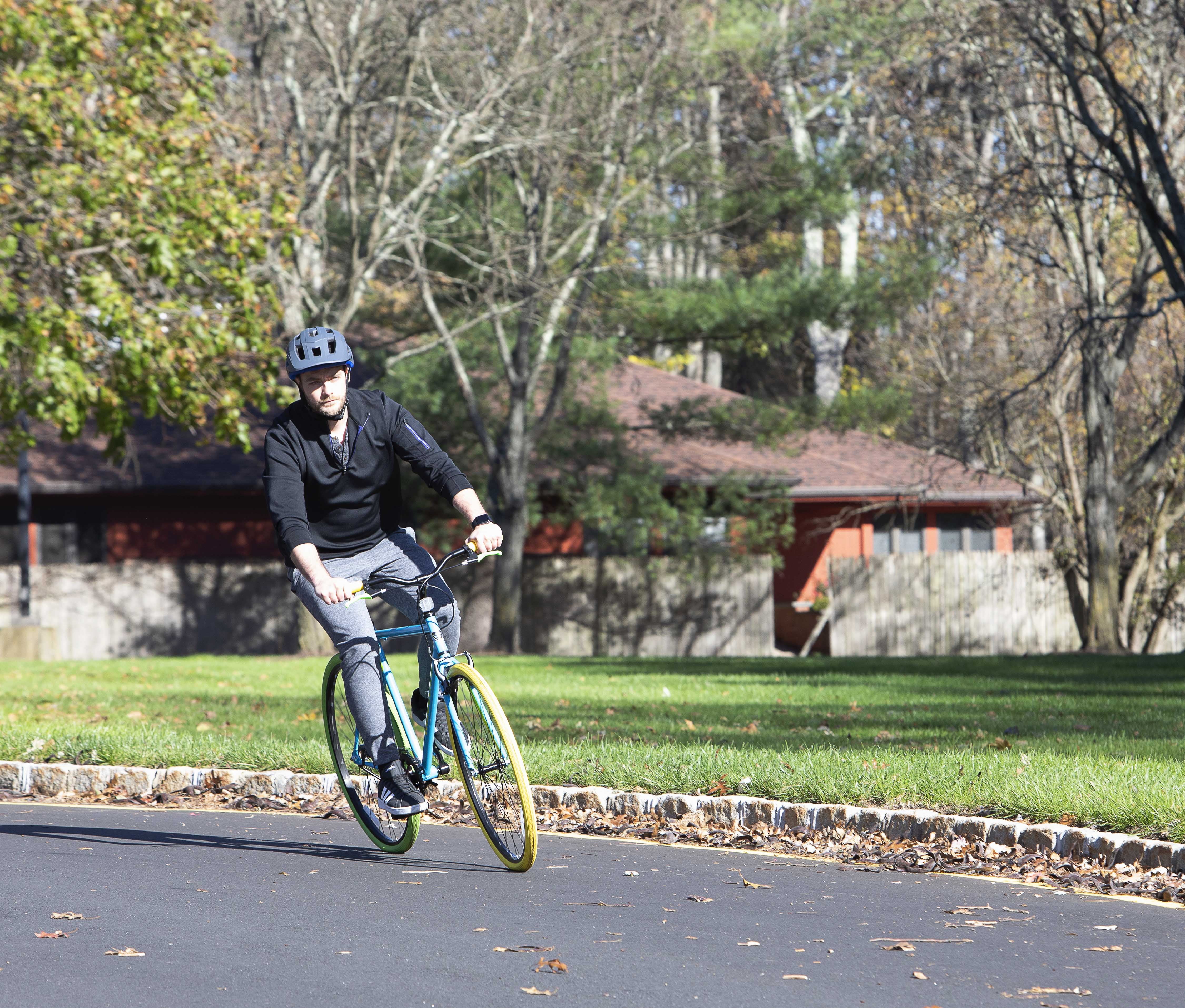 700C Men'S Ridgeland Hybrid Bike, Blue/Green