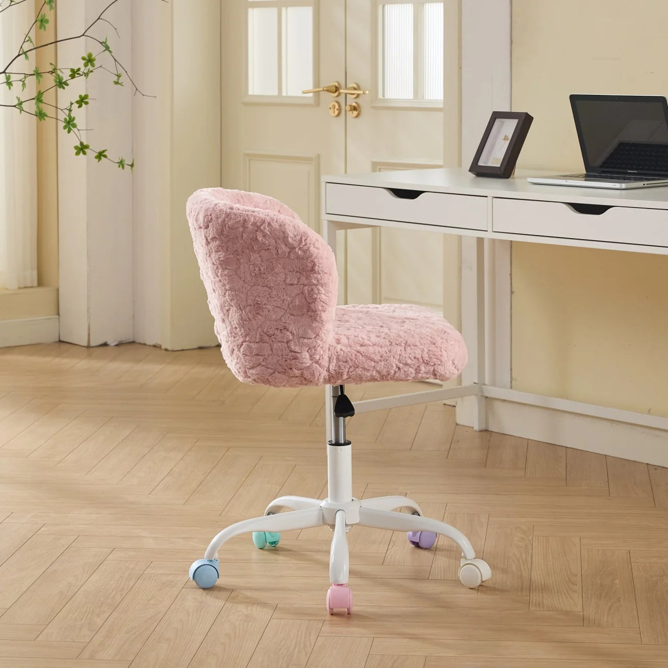 Furniture Office Chair, Artificial Rabbit Hair Makeup Vanity Chair Chair, 360 Comfy Swivel Armchair with Wheels, Modern Height Adjustable Cute Vanity Chair for Living Room Small Spaces Pink