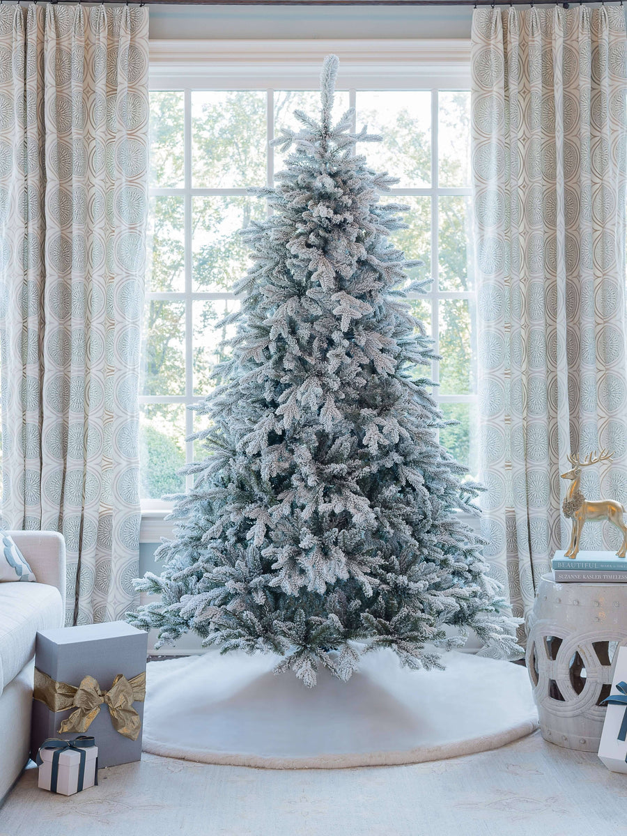 7.5' Queen Flock Artificial Christmas Tree with 800 Warm White LED Lights