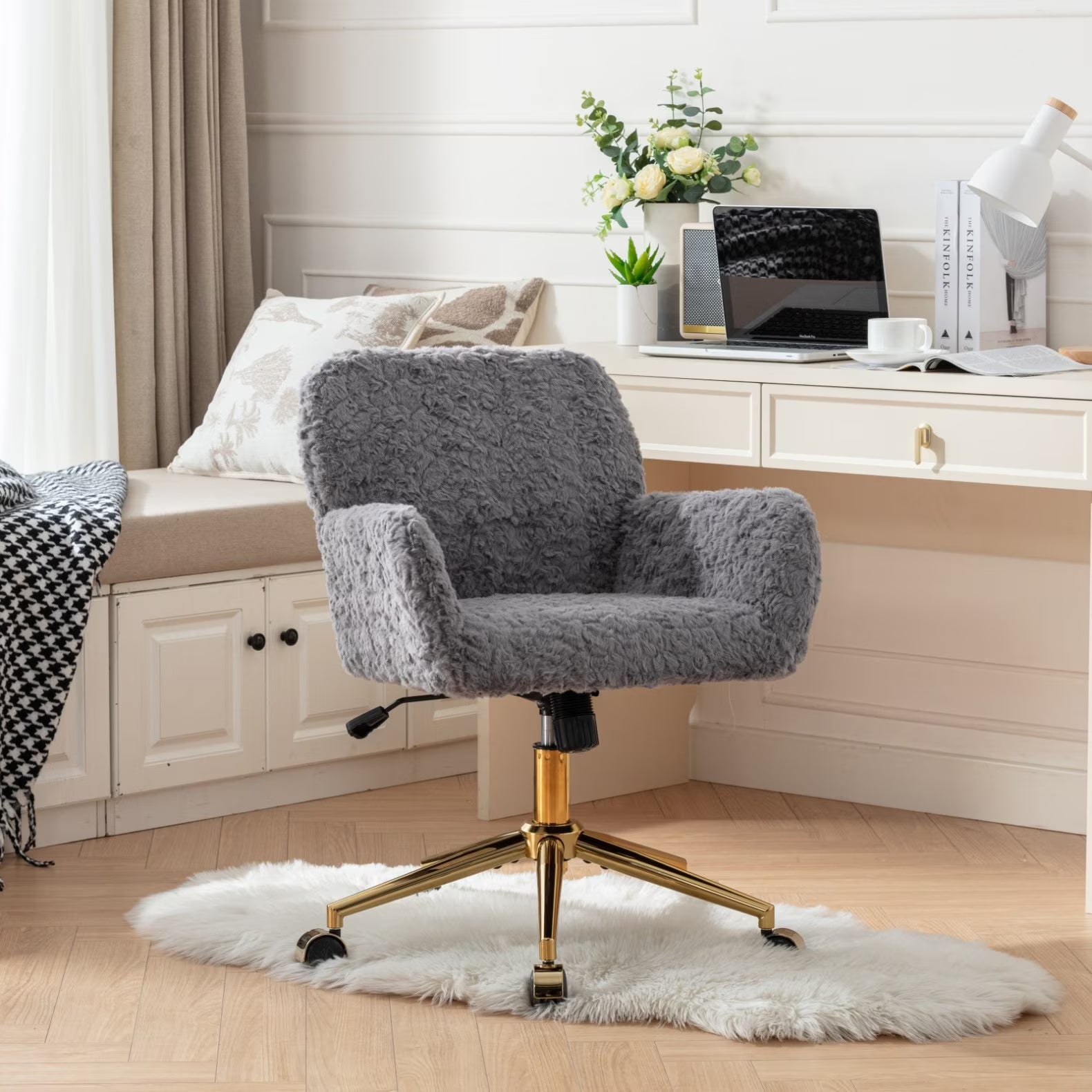 Furniture Office Chair, Artificial Rabbit Hair Makeup Vanity Chair Chair, 360 Comfy Swivel Armchair with Wheels, Modern Height Adjustable Cute Vanity Chair for Living Room Small Spaces Pink