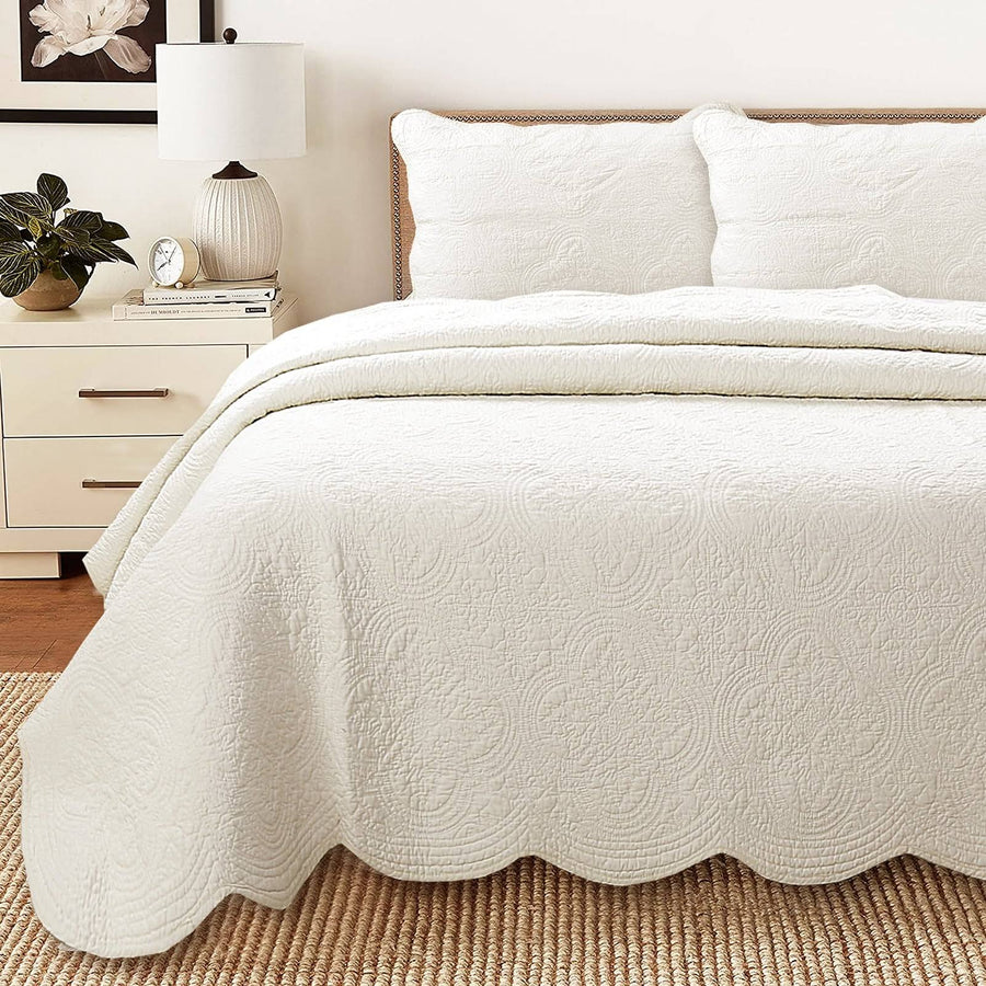 Copper Grove Sagano Blantyre Scalloped Edge Cotton 3-Piece Quilt Bedding Set - Off White - King